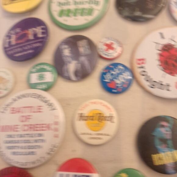 lot of vtg 26 pinback buttons Pins Various Batman To Lita Ford To 4H - Picture 5 of 11